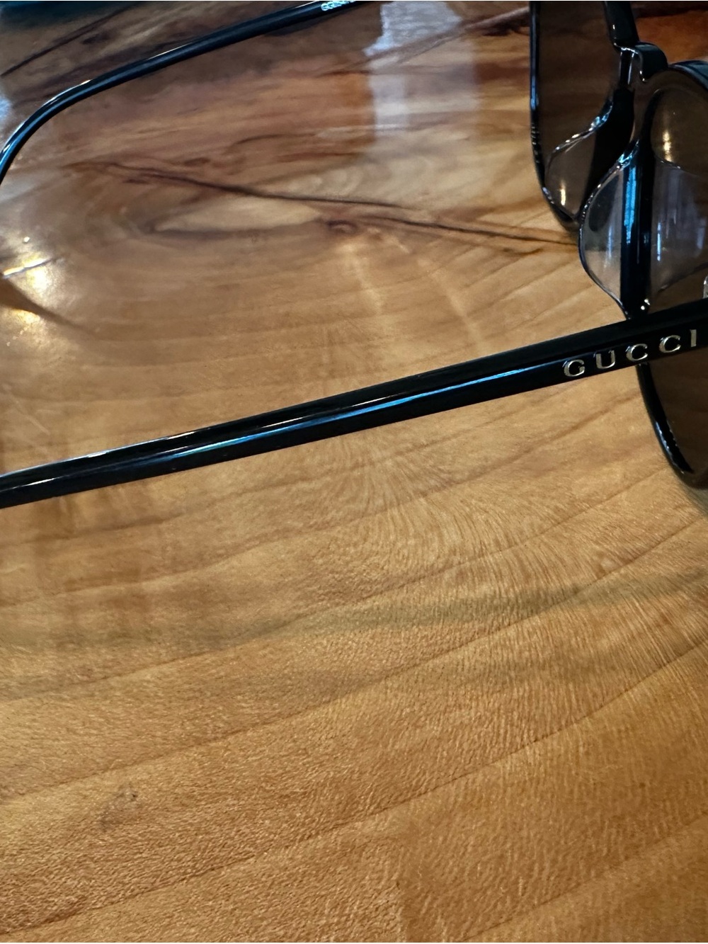 Gucci Black Gloss Square Sunglasses with Dark Lenses - Picture 2 of 9